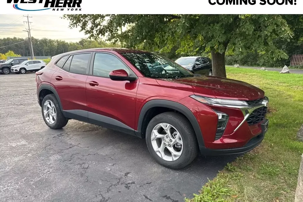 2024 Chevrolet Trax LS photo 1