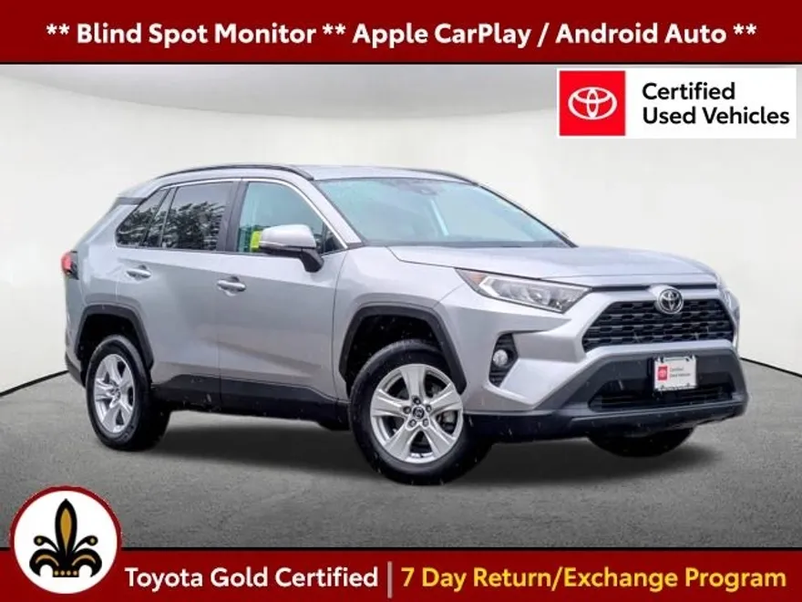 2021 Toyota RAV4 XLE photo 1