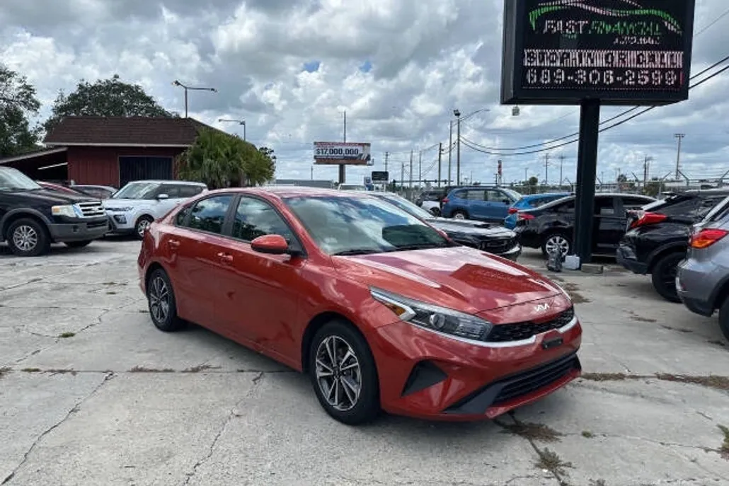 2023 Kia Forte LX photo 1