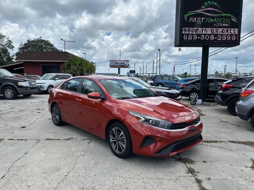 2023 Kia Forte LX photo 1