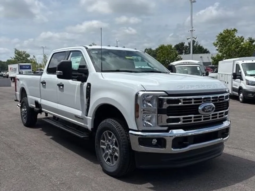 2025 Ford F-350 XLT photo 1