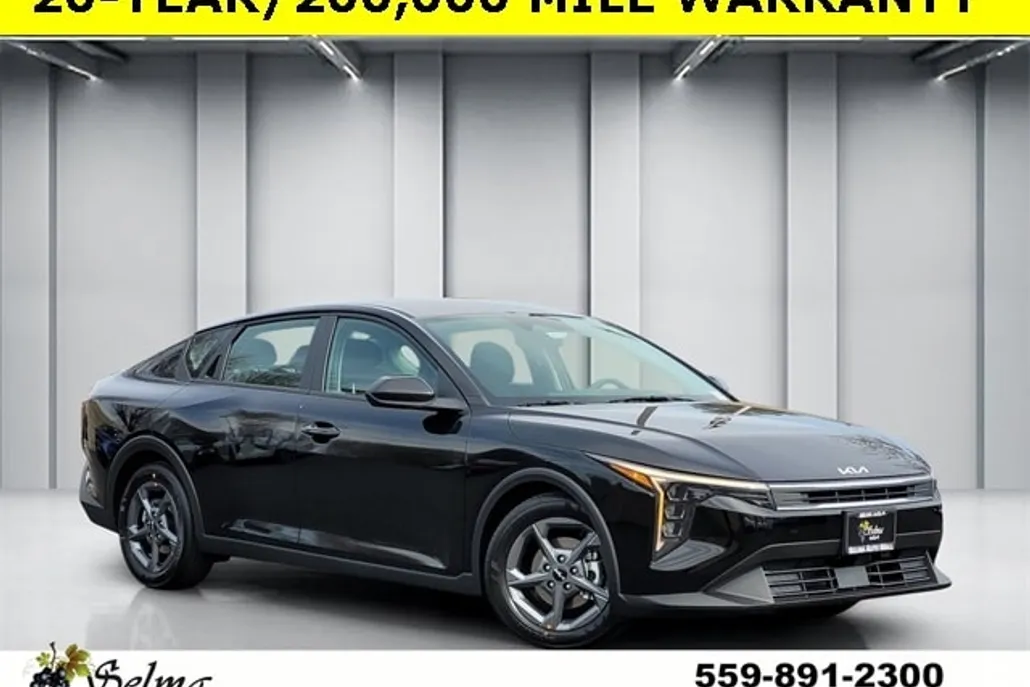 2025 Kia K4 LXS photo 1
