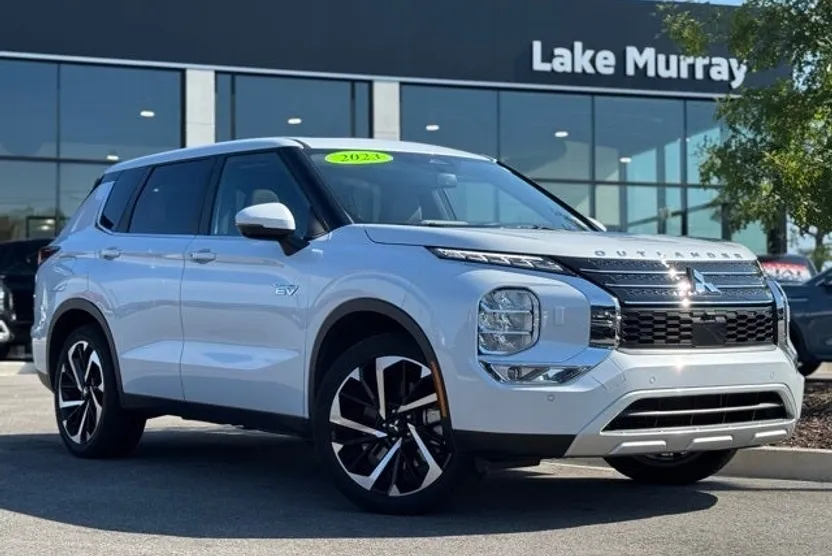 2023 Mitsubishi Outlander PHEV SE photo 1