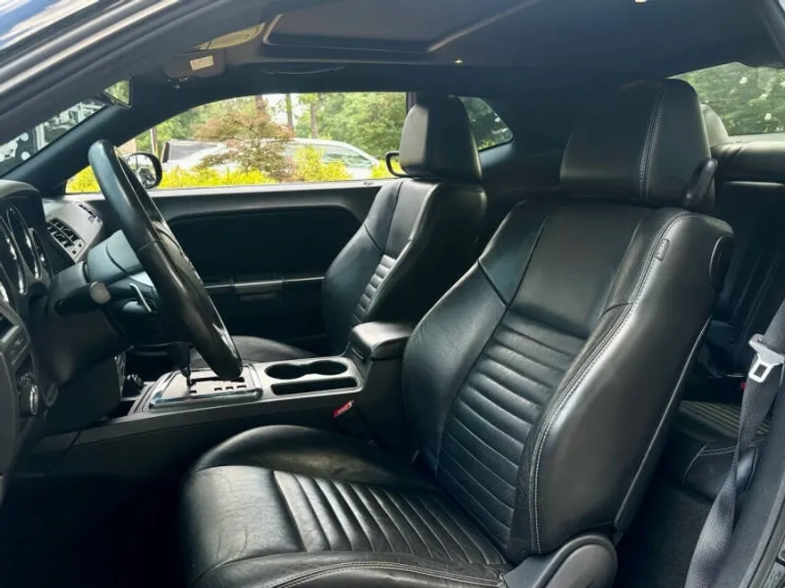 2013 Dodge Challenger R/T photo 1