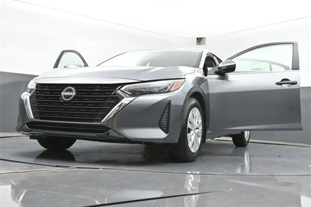 2025 Nissan Sentra S photo 1