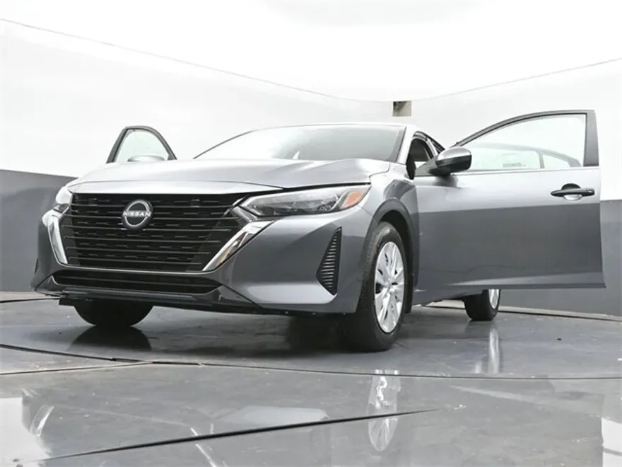 2025 Nissan Sentra S photo 1