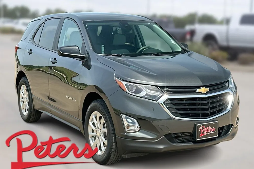 2021 Chevrolet Equinox LS photo 1