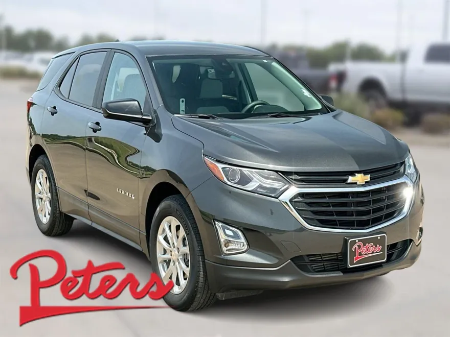 2021 Chevrolet Equinox LS photo 1