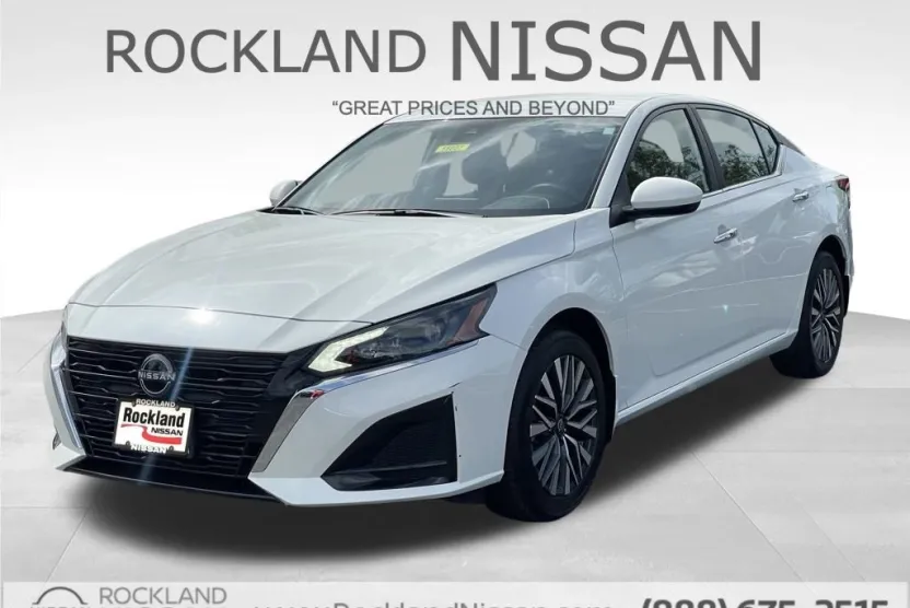 2023 Nissan Altima 2.5 SV photo 1