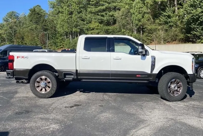 2024 Ford F-350 King Ranch photo 1