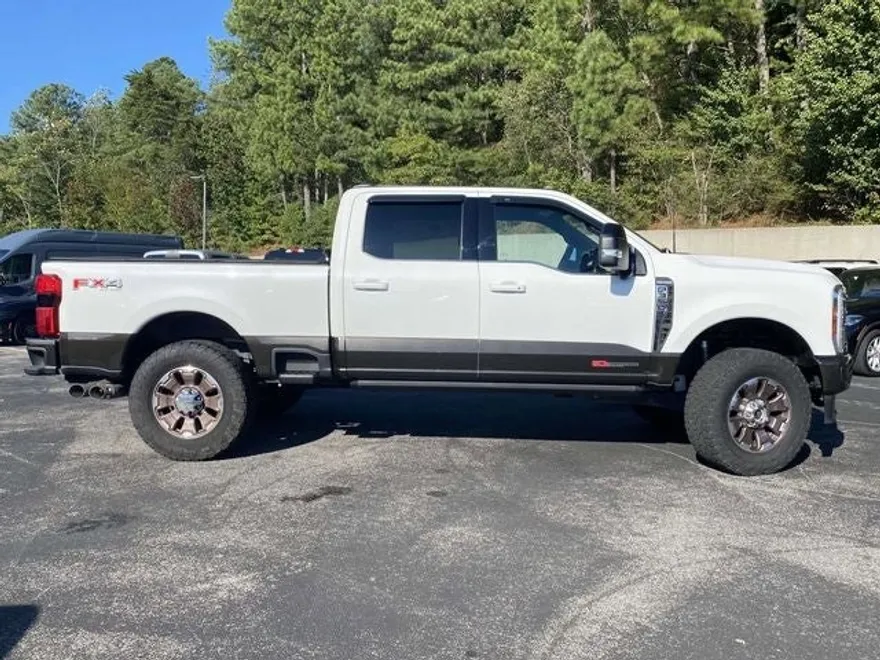 2024 Ford F-350 King Ranch photo 1