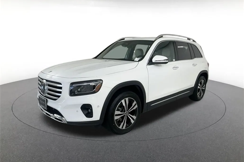 2025 Mercedes Benz GLB 250 4MATIC photo 1