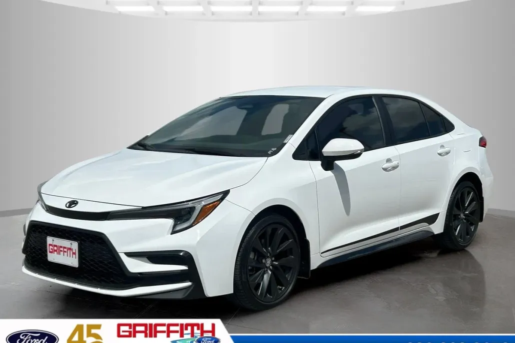 2024 Toyota Corolla SE photo 1