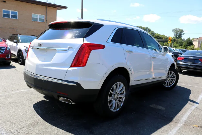 2017 Cadillac XT5 Luxury photo 1