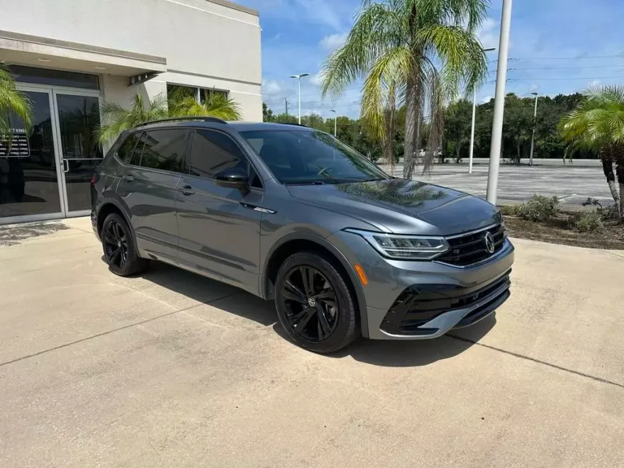 2023 Volkswagen Tiguan SE R-Line Black photo 1