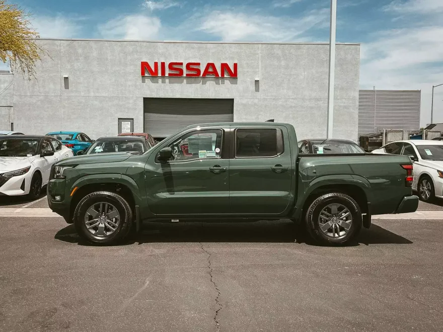 2025 Nissan Frontier SV photo 1