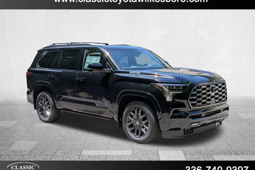 2025 Toyota Sequoia Platinum photo 1