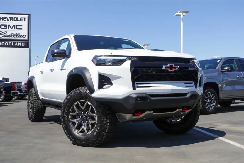 2026 Chevrolet Colorado ZR2 photo 1