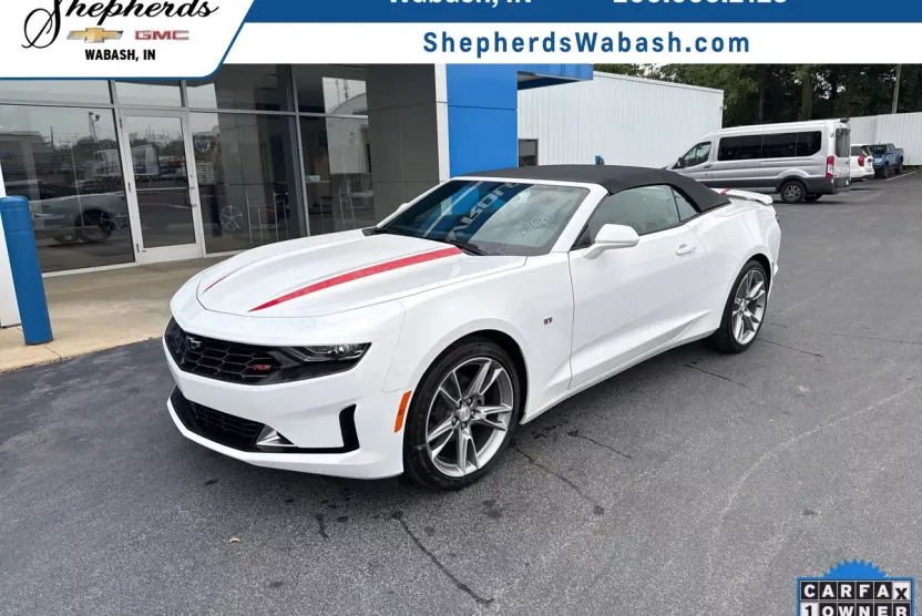 2024 Chevrolet Camaro 1LT photo 1