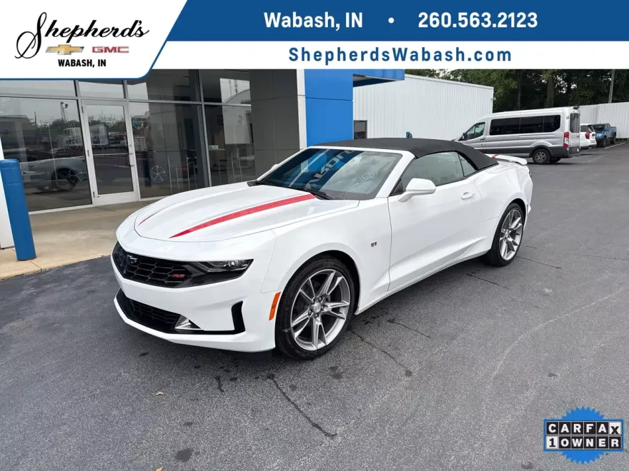 2024 Chevrolet Camaro 1LT photo 1