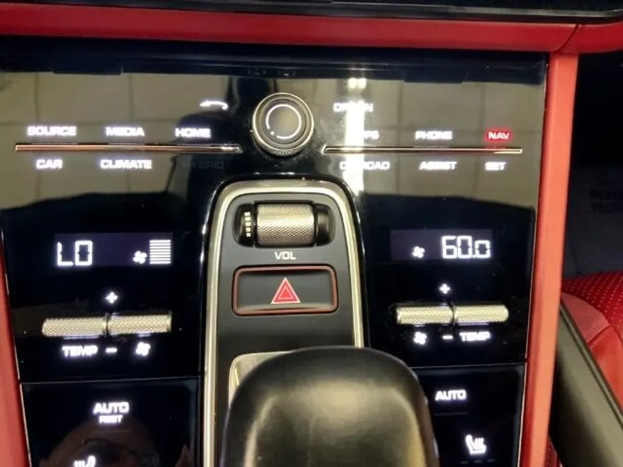 2019 Porsche Cayenne photo 16