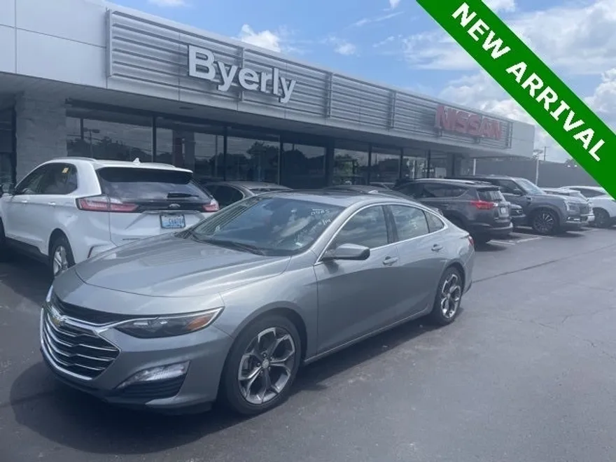2023 Chevrolet Malibu 1LT photo 1