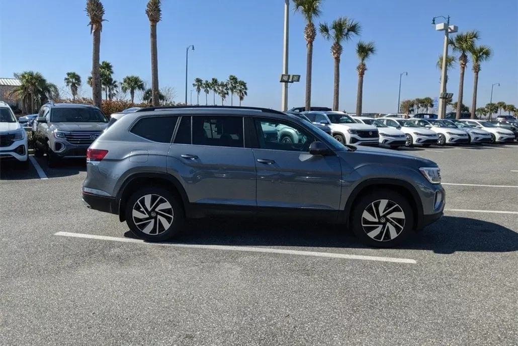 2025 Volkswagen Atlas SE Technology photo 1