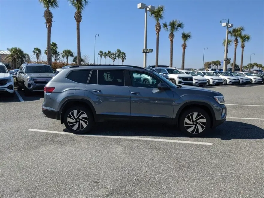 2025 Volkswagen Atlas SE Technology photo 1
