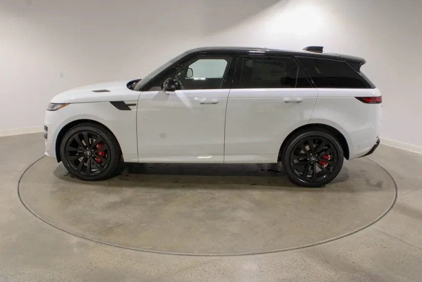 2025 Land Rover Range Rover Sport SE photo 1