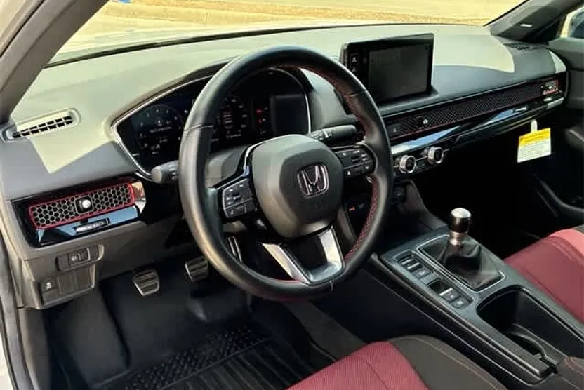 2025 Honda Civic Si photo 1