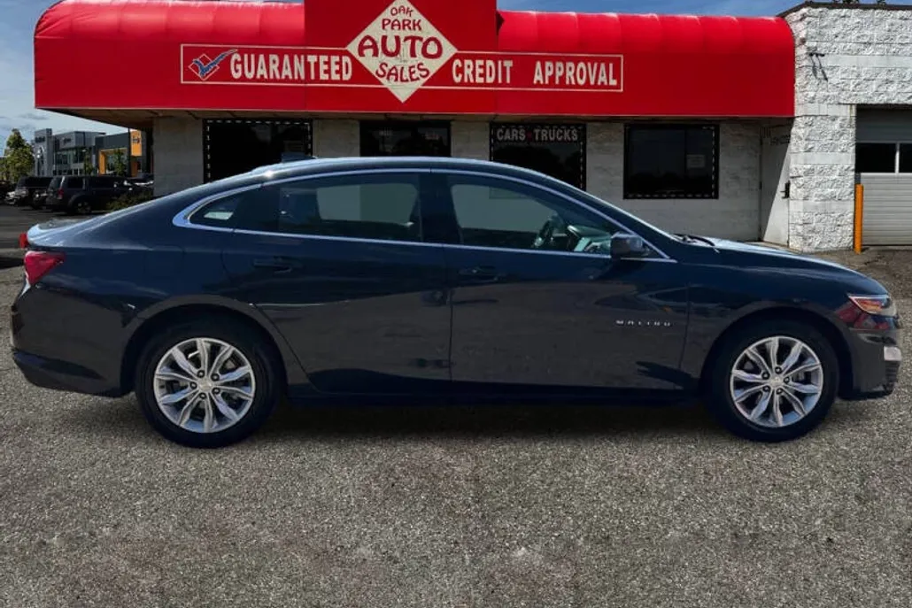 2023 Chevrolet Malibu 1LT photo 1