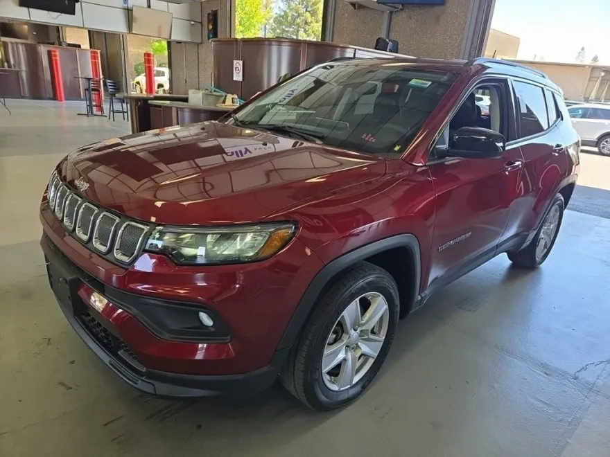 2022 Jeep Compass Latitude photo 1