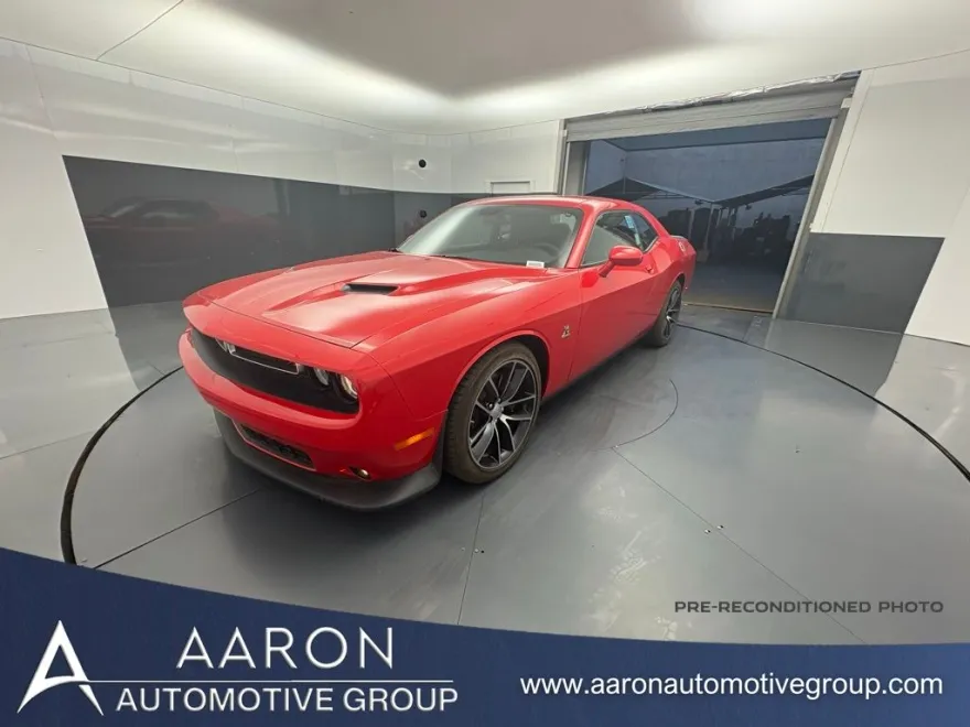 2015 Dodge Challenger R/T Scat Pack photo 1