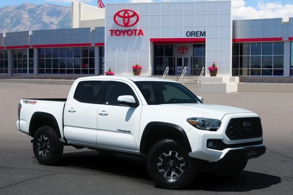 2023 Toyota Tacoma TRD Off-Road V6 photo 1