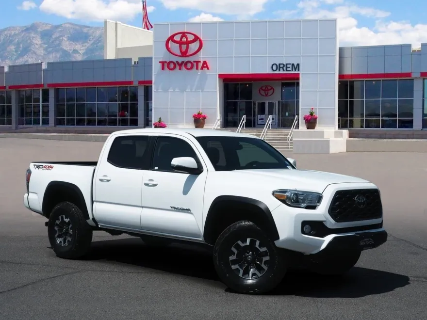 2023 Toyota Tacoma TRD Off-Road V6 photo 1
