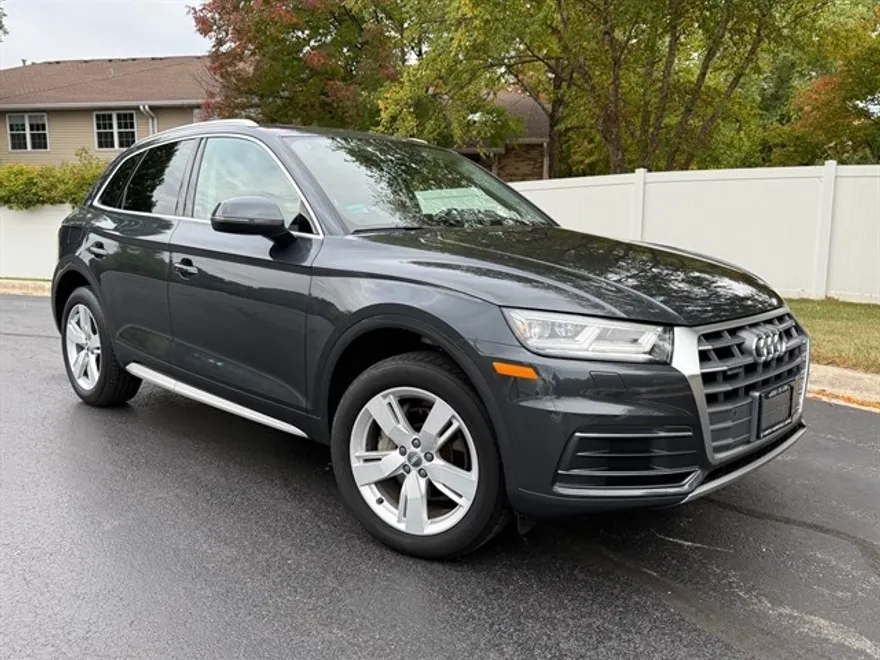 2018 Audi Q5 2.0T Premium Plus photo 1