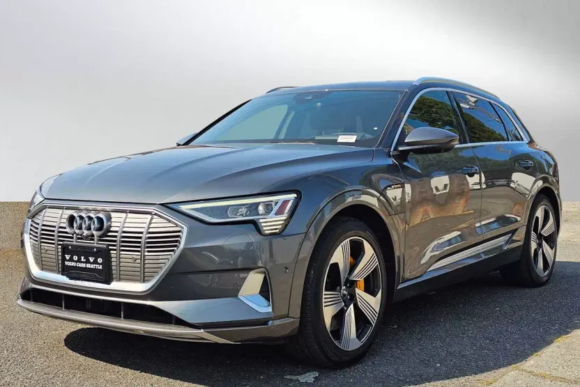 2019 Audi e-tron Prestige photo 1