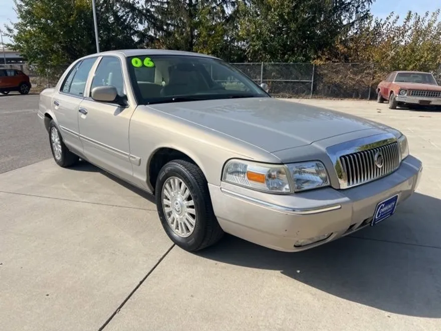 2006 Mercury Grand Marquis LS photo 1