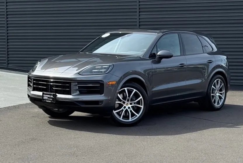2025 Porsche Cayenne Base photo 1