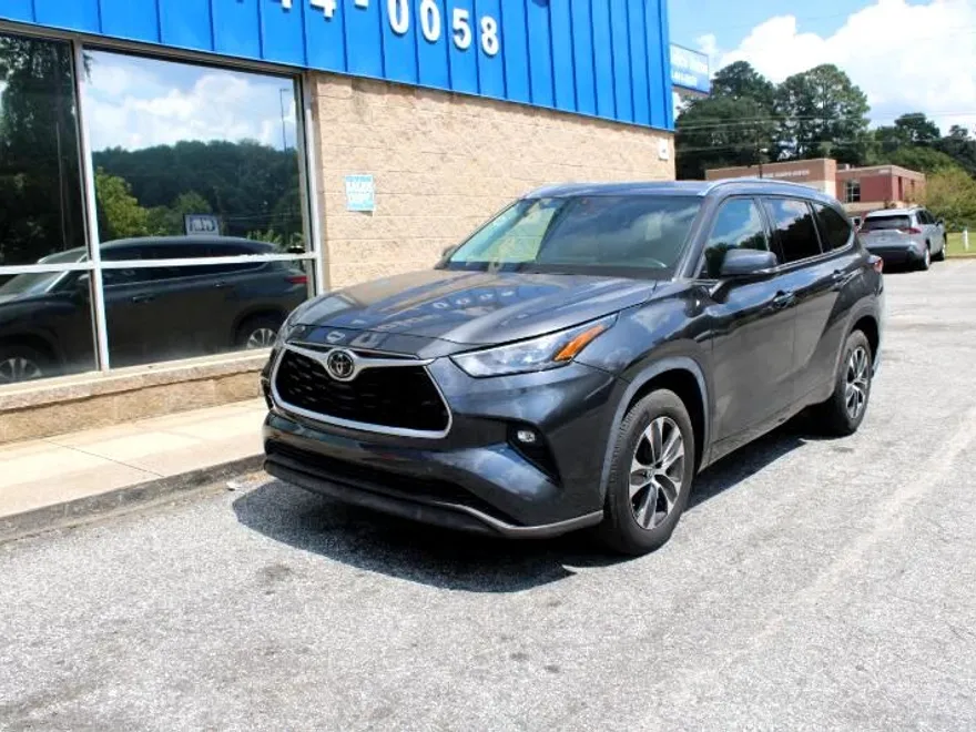 2020 Toyota Highlander XLE photo 1