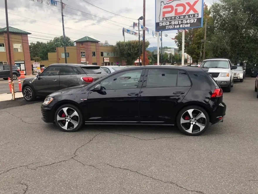 2016 Volkswagen Golf GTI SE photo 1