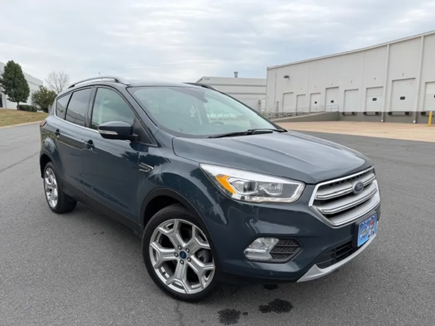 2019 Ford Escape Titanium photo 1