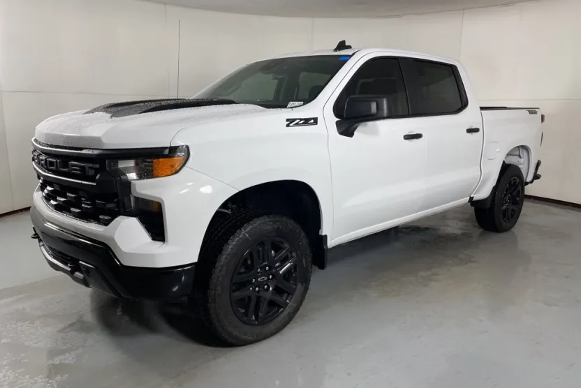 2026 Chevrolet Silverado 1500 Custom Trail Boss photo 1