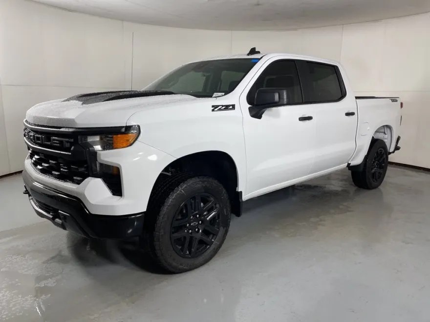 2026 Chevrolet Silverado 1500 Custom Trail Boss photo 1