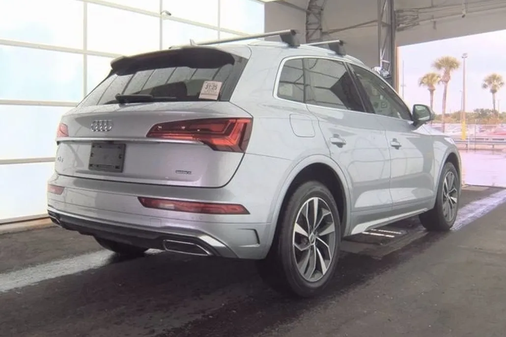 2022 Audi Q5 45 S line Premium photo 1