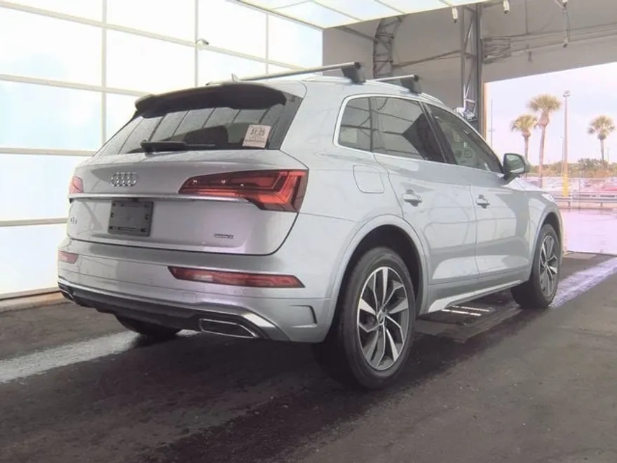 2022 Audi Q5 45 S line Premium photo 1