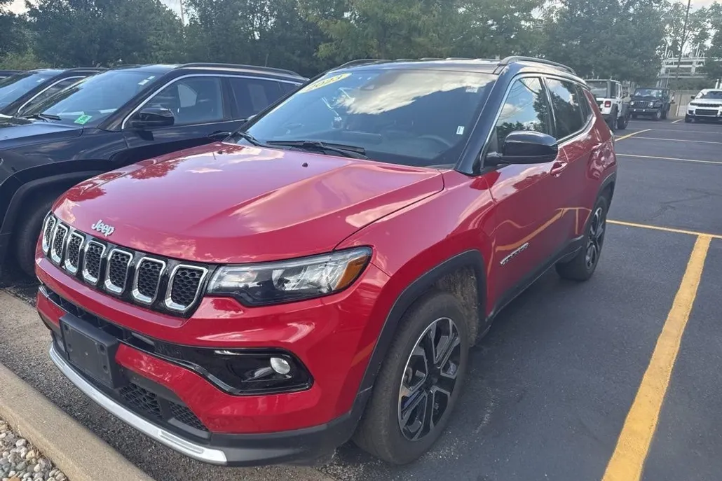 2023 Jeep Compass Limited photo 1