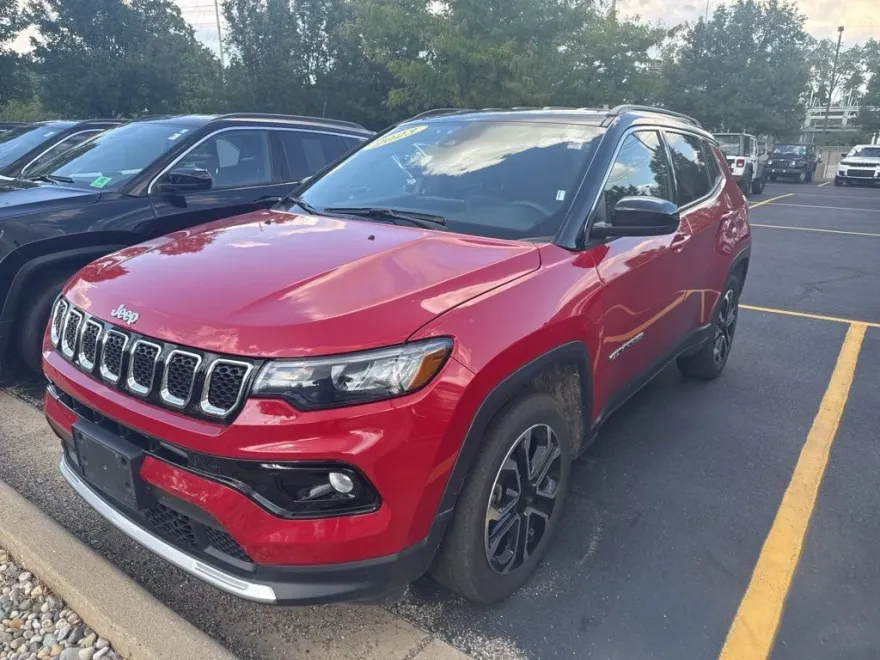 2023 Jeep Compass Limited photo 1