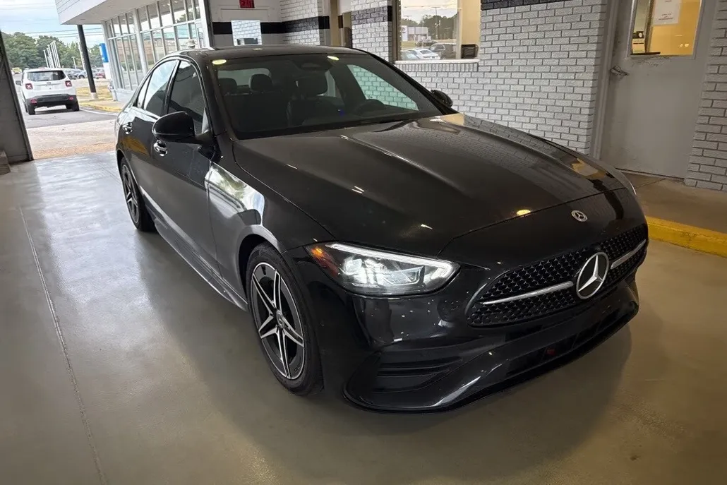 2024 Mercedes Benz C 300 photo 1