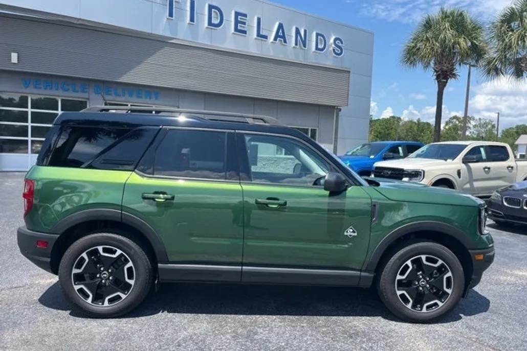 2024 Ford Bronco Sport Outer Banks photo 1